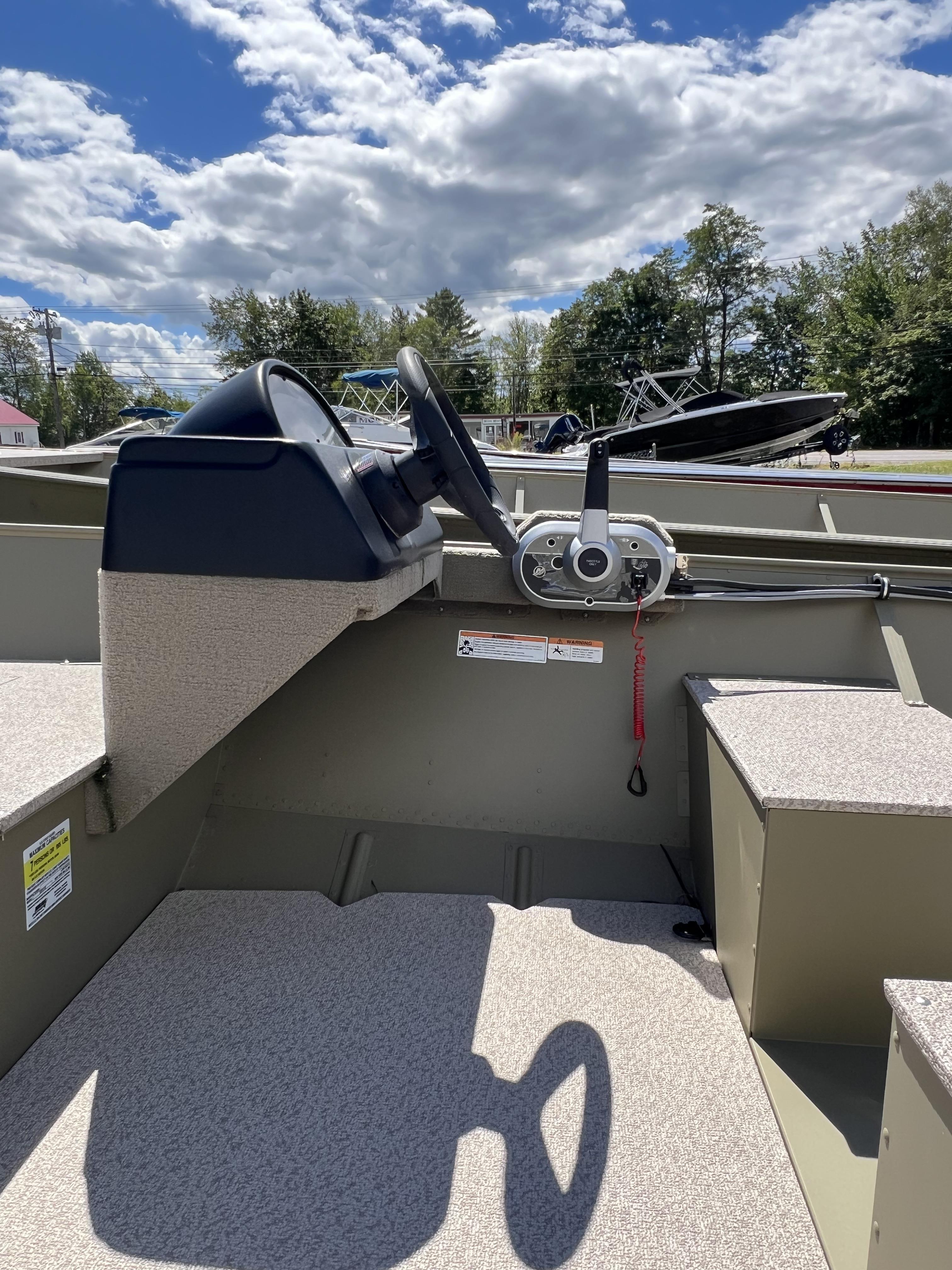 2024 Lund SSV 18 SIDE STEERING - Photo 6